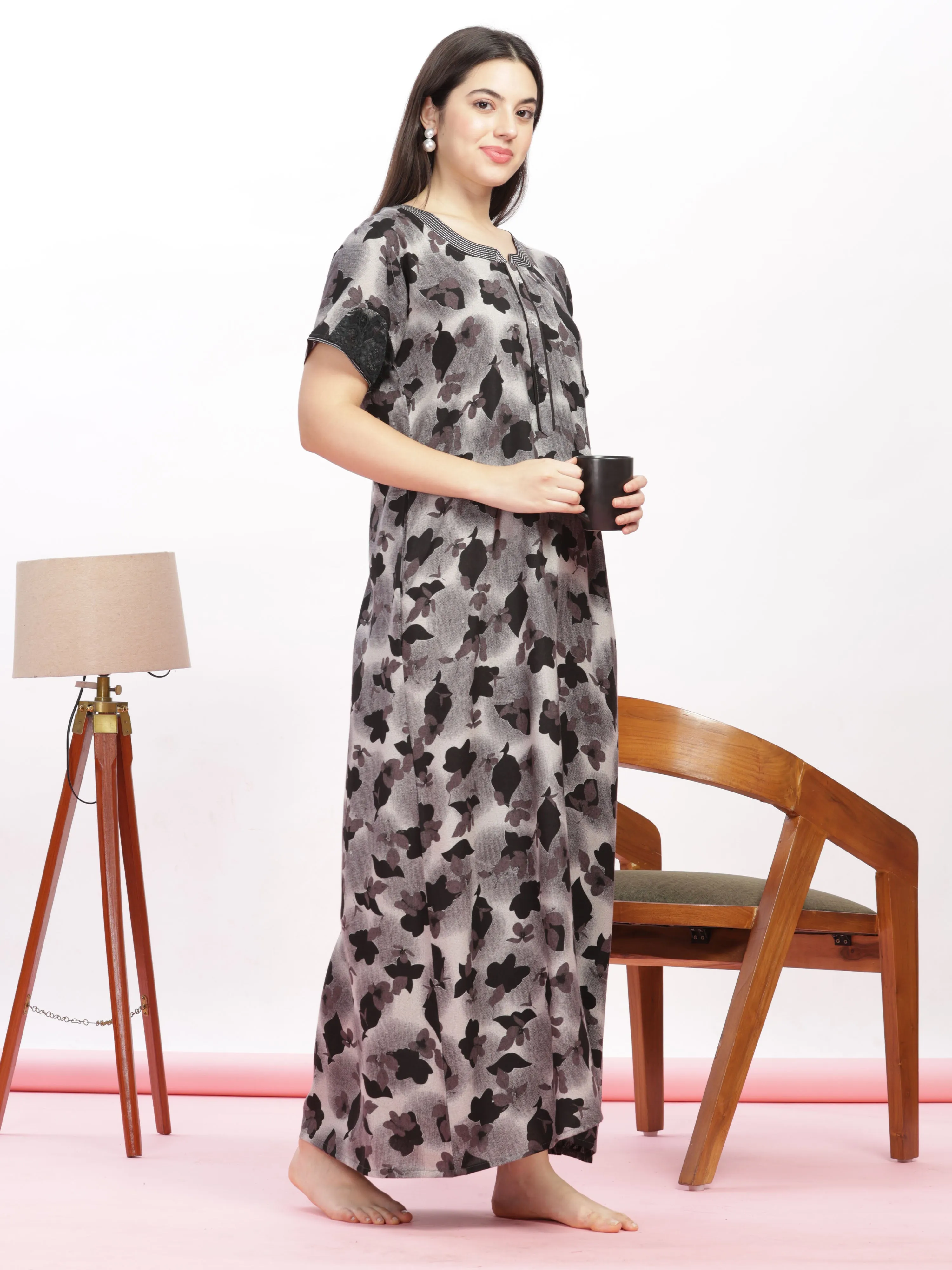 Black Alpine Nighty - Elegant, Wrinkle-Free Nightwear with Pocket