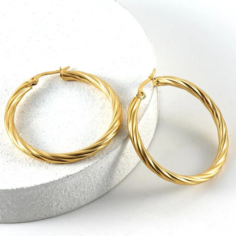 Twisted Gold Hoop Earrings – Elegant 18K Gold-Plated Fashion Accessory